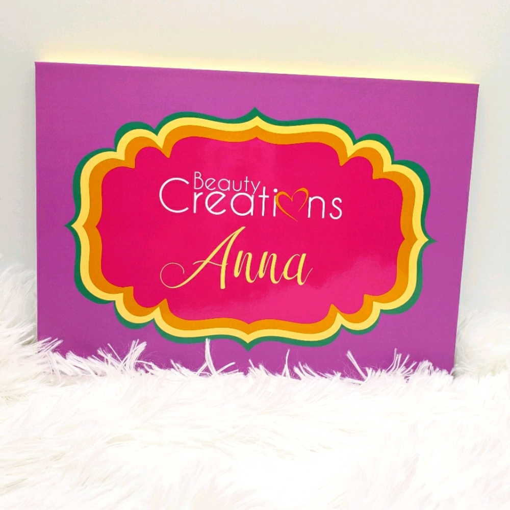 Ana Eyeshadow palette
